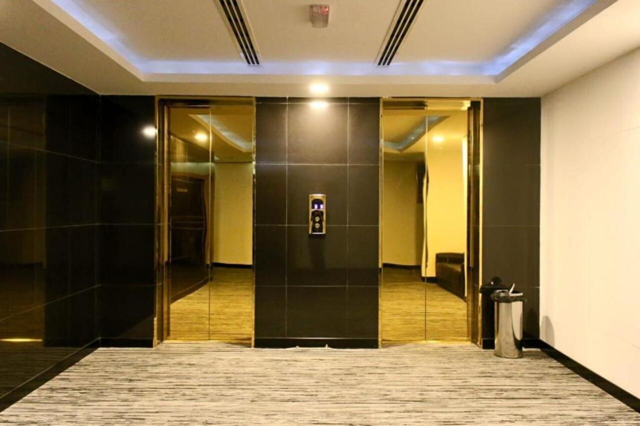 Parkside Plaza Muscat Hotel Exterior foto